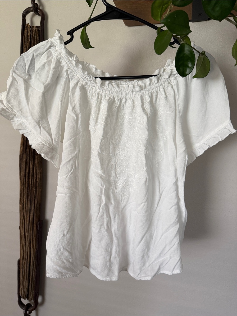 Love on a hanger White Off-Shoulder Peasant Top
